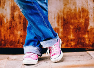 Come pulire le Sneakers bianche pulire le sneakers